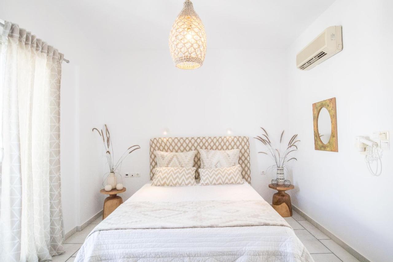 Flora (adults Only) מלון Naxos City