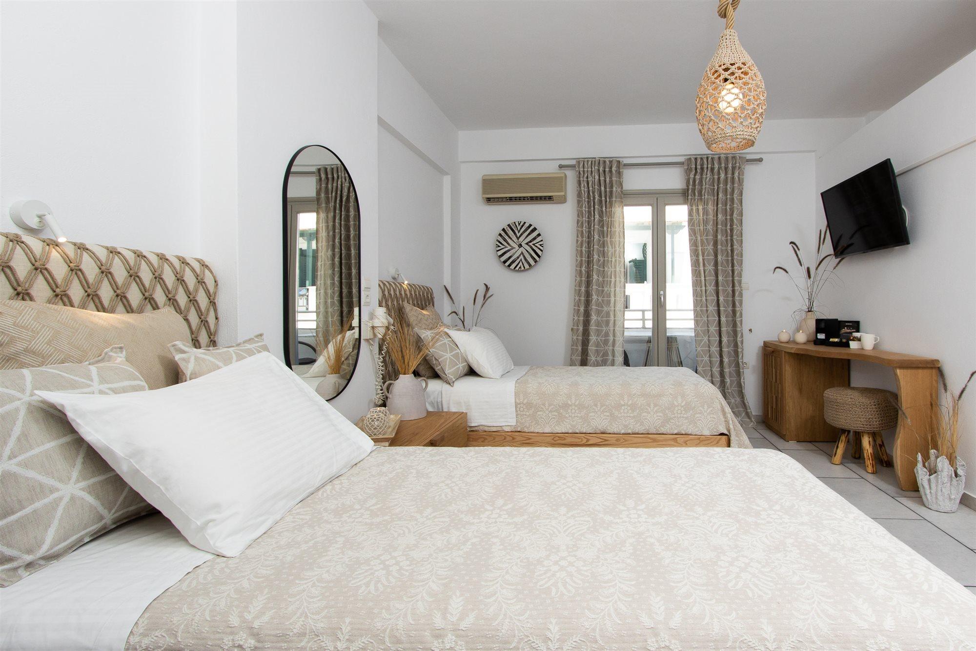 Flora (adults Only) Otel